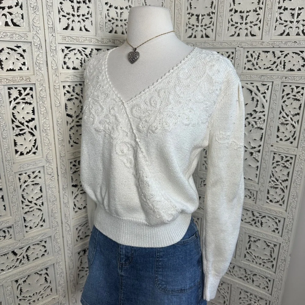 Vintage Jaclyn Smith Ivory‎ Floral Embroidered Pearl V Neck Faux Wrap Sweater